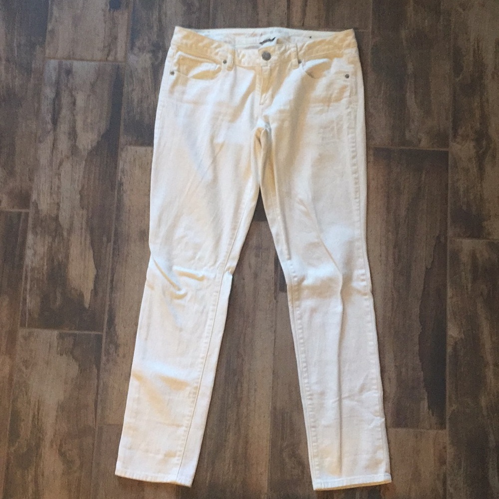 White skinny jeans